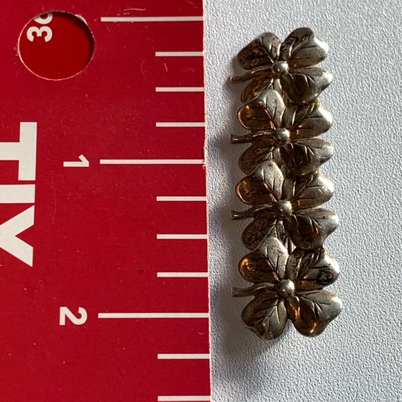 Vintage sterling signed Beau bar pin. Four leaf clovers or dogwoods. - Picture 6 of 7